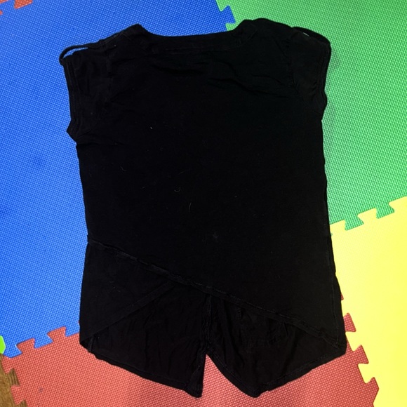 Peter Nygard Asymmetrical Short Sleeve Top - Picture 6 of 6